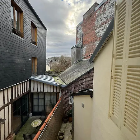 Maison De Proche Du Port Au Coeur Du Carre Des Arts De