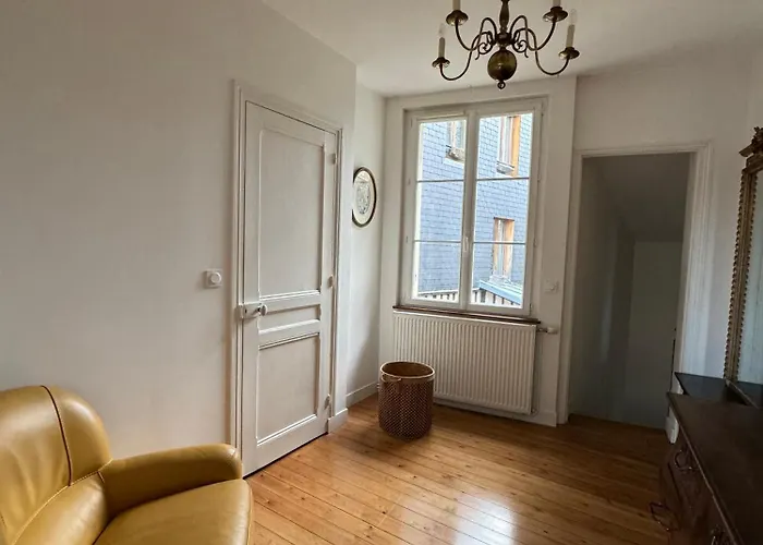 Maison De Proche Du Port Au Coeur Du Carre Des Arts De *