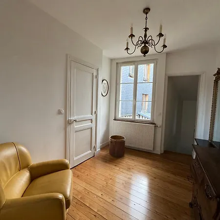 Maison De Proche Du Port Au Cœur Du Carré Des Arts De *