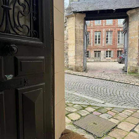 Maison De Proche Du Port Au Coeur Du Carre Des Arts De