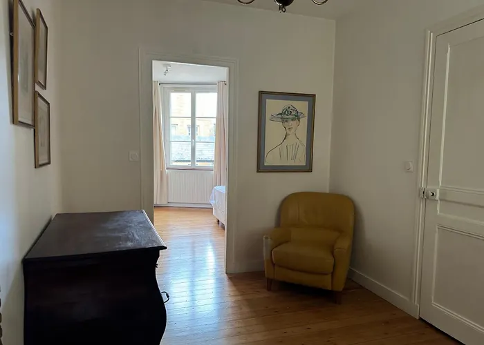 Maison De Proche Du Port Au Coeur Du Carre Des Arts De Apartment *